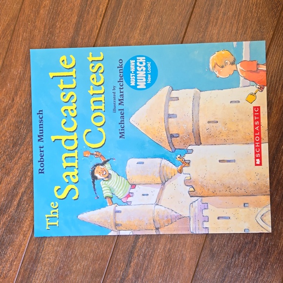 ROBERT MUNSCH BOOK LOT - Picture 14 of 16